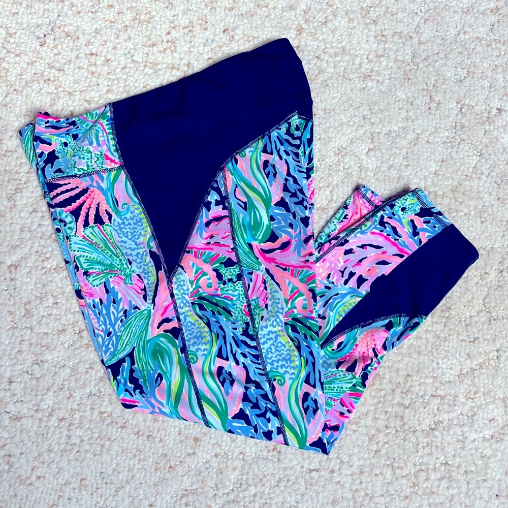 Lilly Pulitzer Size XXL Weekender Leggings Luxletic Bringing Mermaid Back - Picture 3 of 6